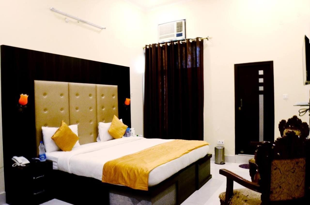 Taraji Resort Ayodhya Exterior photo